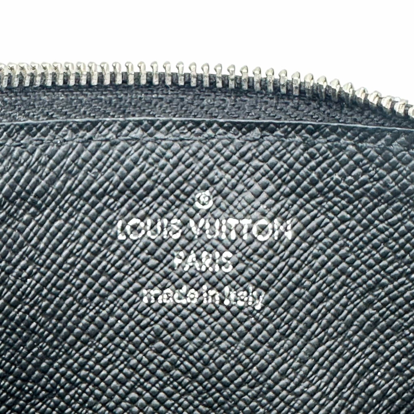 4064e6e2-4b5a-4c8d-b887-944b770da76b