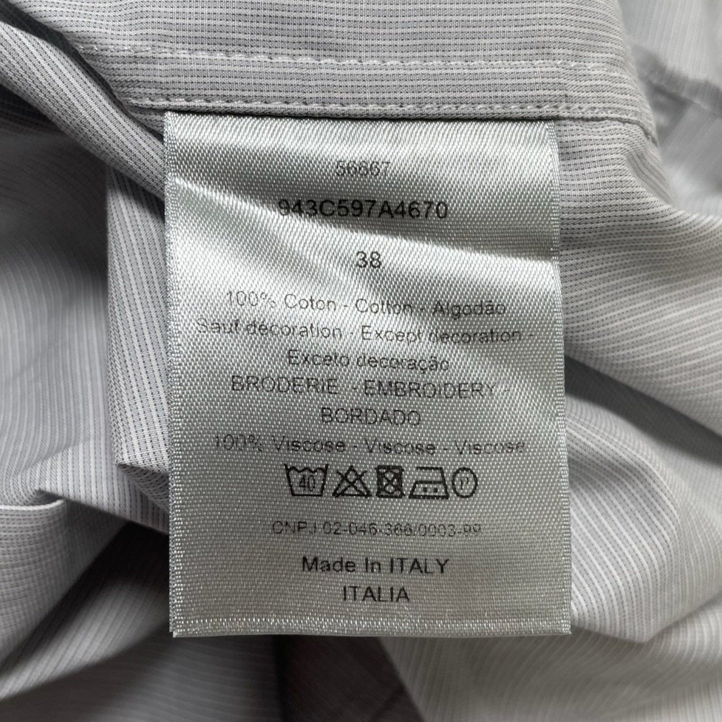 ec99caf0-52ce-41a3-9cf7-8461d5cab045
