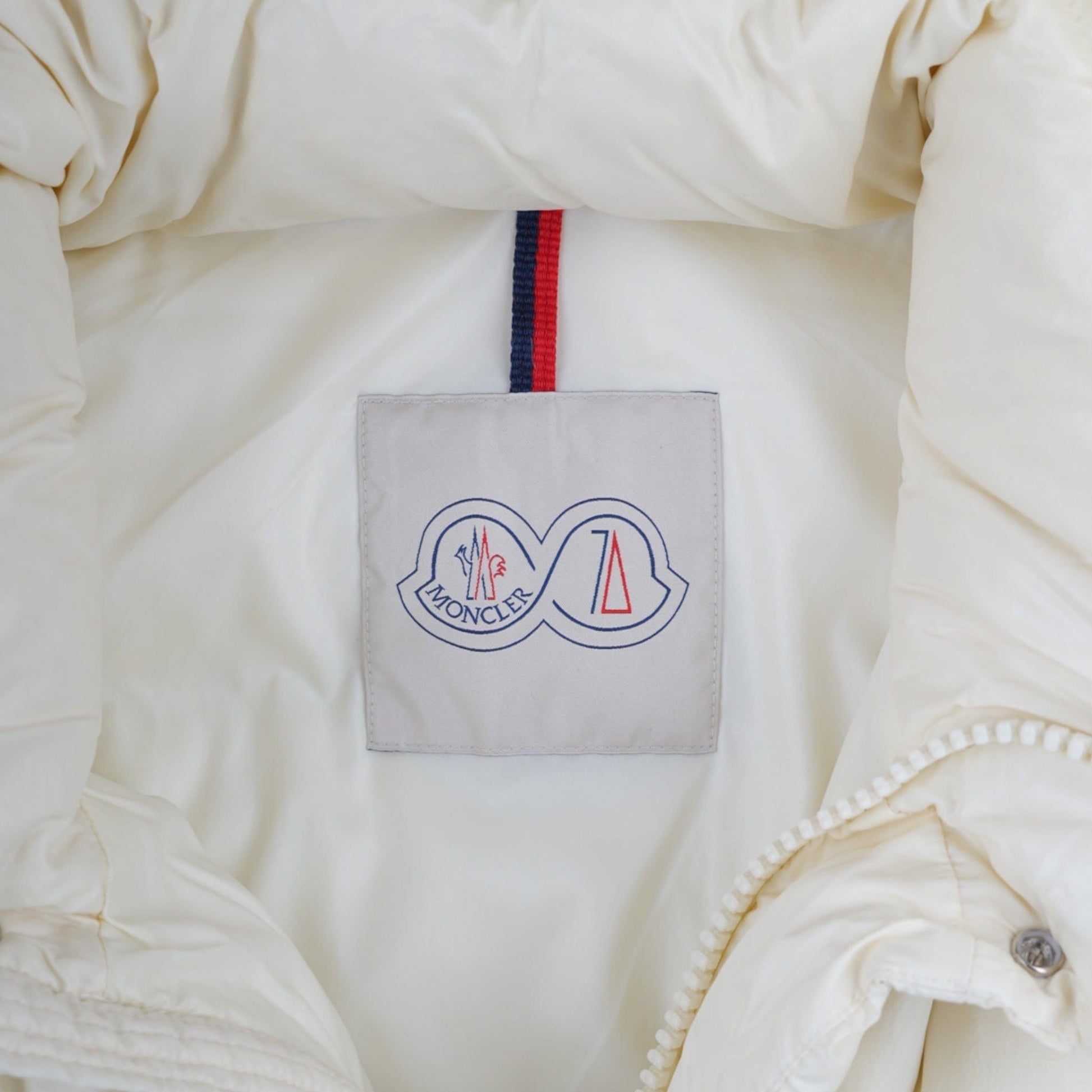 f6f10b0b-19e0-459a-9be3-a53edab69eab