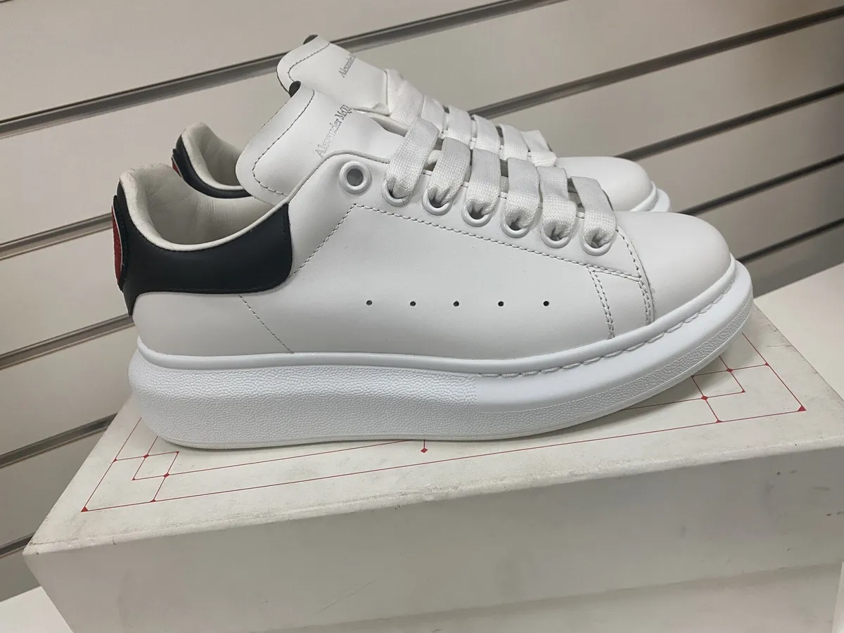 How to Style Alexander McQueen Sneakers An Ultimate Guide(01)