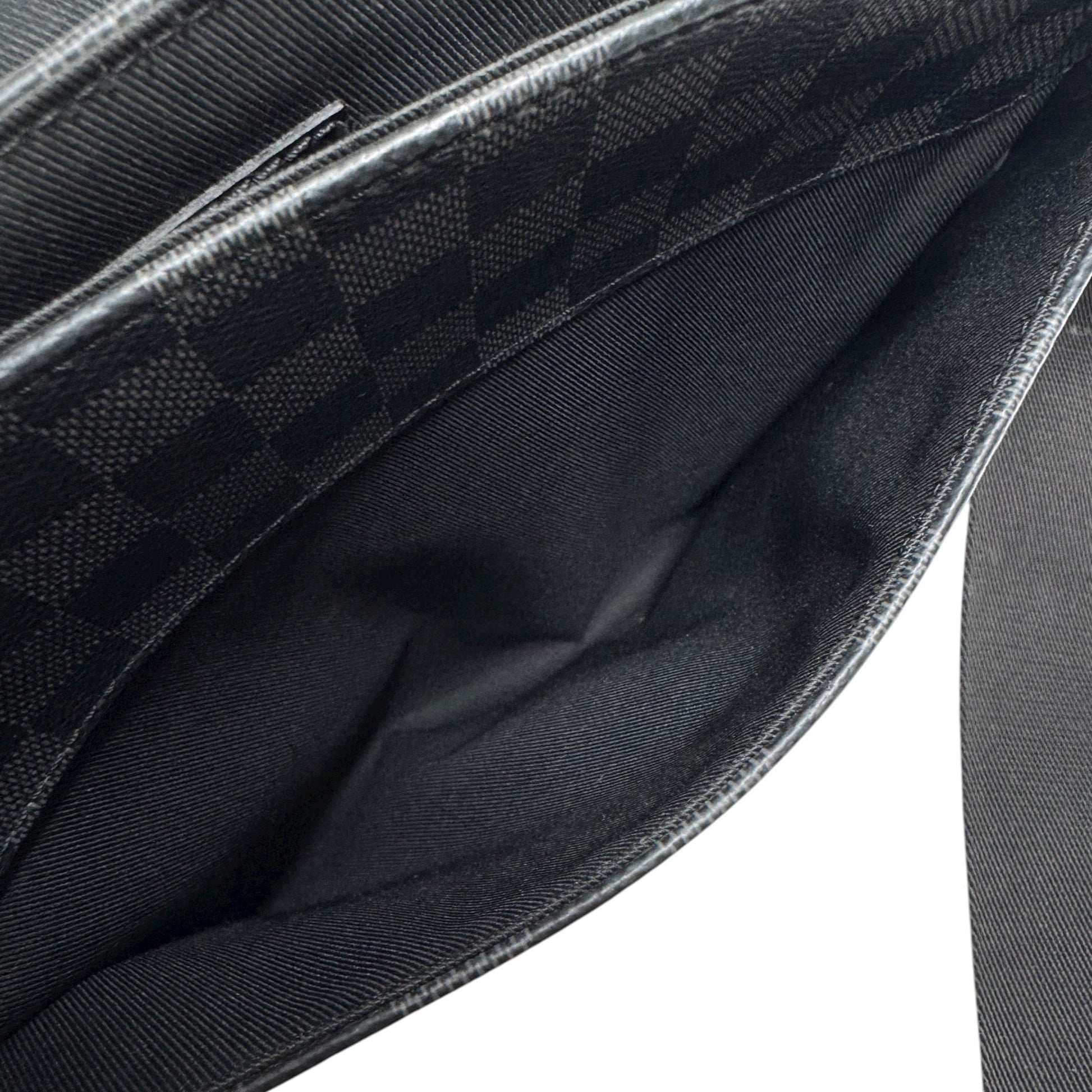 01ef5e15-9879-4742-896d-86634de5201f