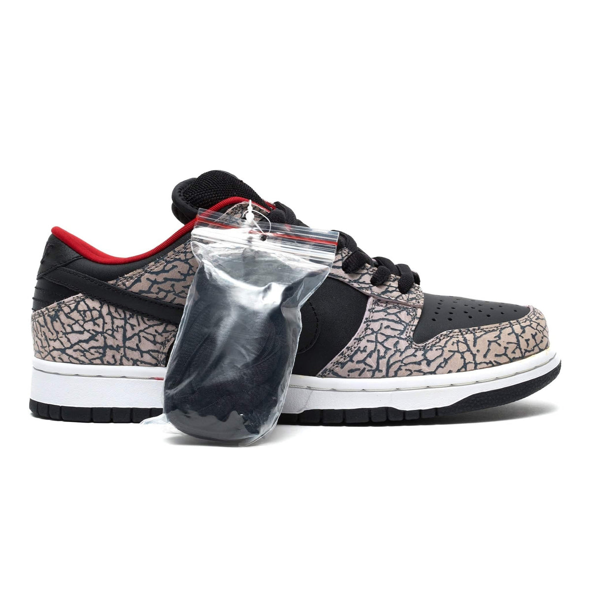 Nike SB Dunk Low Supreme Black Cement (2002)