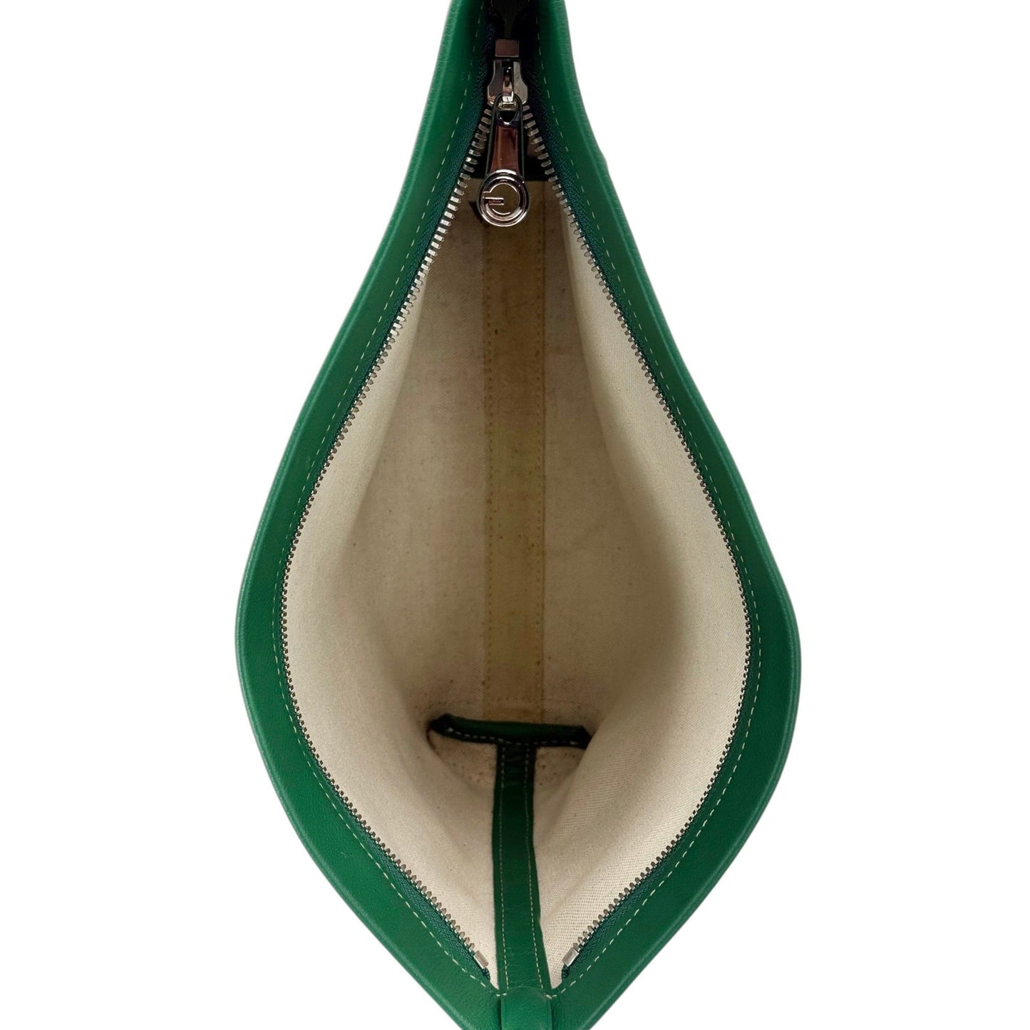 40568332-1657-40ed-93de-7e5d22a467e3