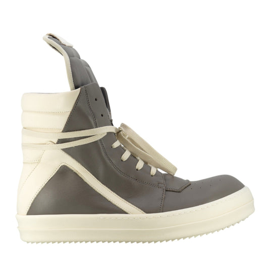 74414bec-962f-4ecd-b01a-a3f168b9c7c9