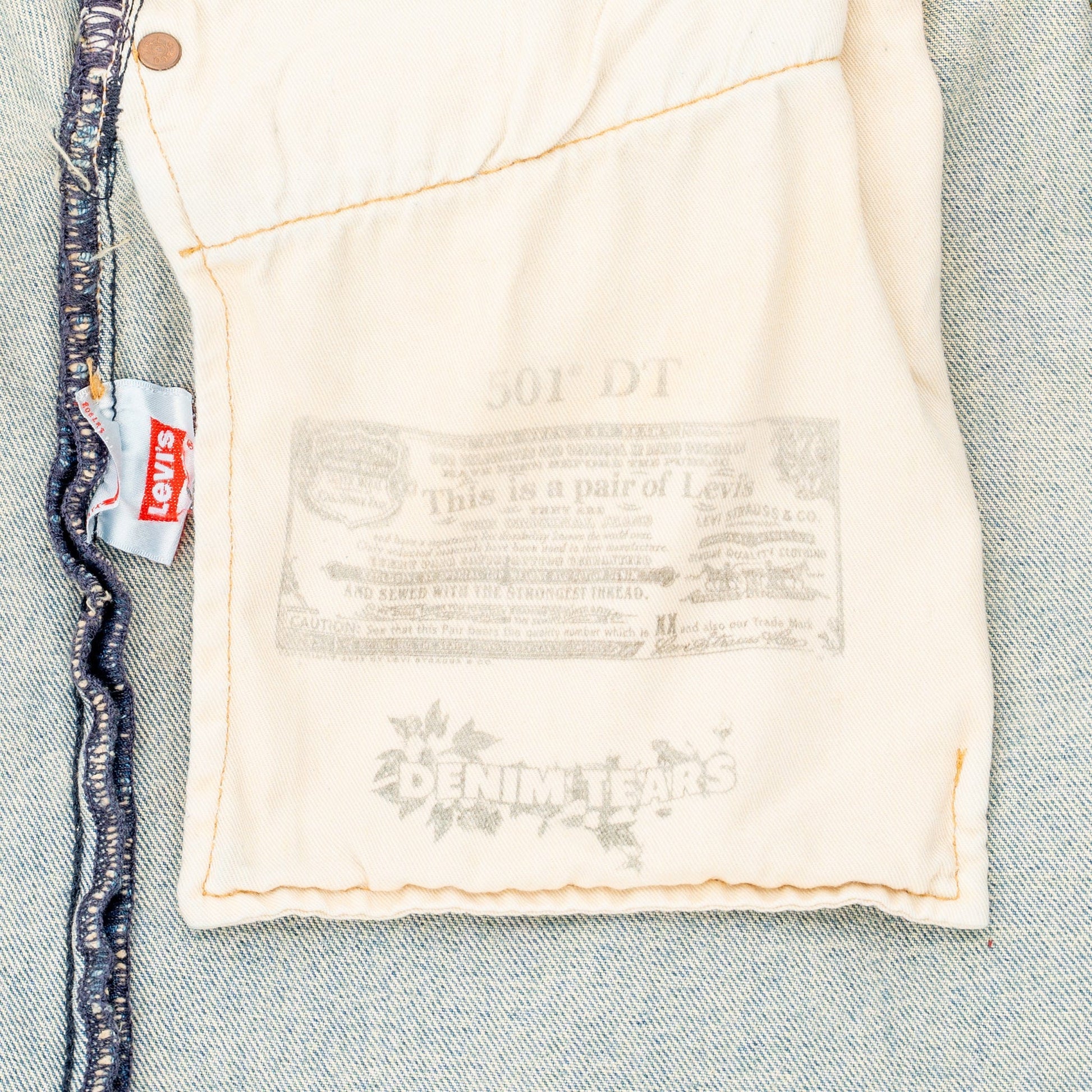 9833c03b-0b5c-4c8d-ba03-2fb28e3cf0d8